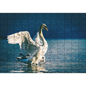 Gölde Kanatlarını Çırpan Beyaz Kuğu Puzzle Yapboz Mdf Ahşap 120 Parça