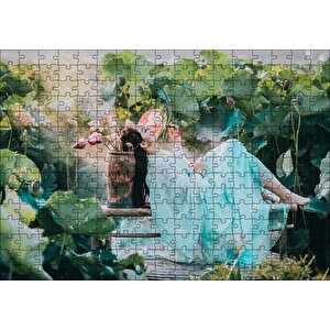 Dev Yapraklar Arasındaki Japon Kız Puzzle Yapboz Mdf Ahşap 255 Parça