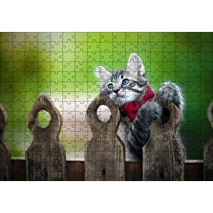 Çitlerin Üzerinde Oynayan Sevimli Tekir Kedi Puzzle Yapboz Mdf Ahşap 255 Parça