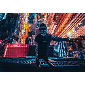 Neon Maskeli Adam Ve Gökdelenler Puzzle Yapboz Mdf Ahşap 1000 Parça