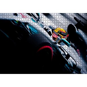 Lewis Hamilton Mersedes İle Formula 1 Görseli Puzzle Yapboz Mdf Ahşap 1000 Parça