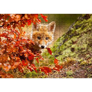 Kırmızı Yapraklar Arkasındaki Sevimli Yavru Tilki Puzzle Yapboz Mdf Ahşap 255 Parça