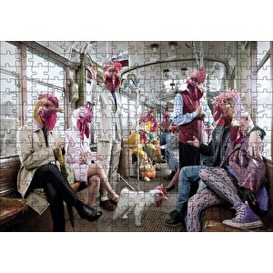 Metroda Tavuk Başlıklı Komik İnsanlar Puzzle Yapboz Mdf Ahşap 255 Parça