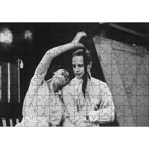 Marlon Brando Ve Jean Simmons Bir Sahne Puzzle Yapboz Mdf Ahşap 120 Parça