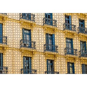 İspanyada Sarı Klasik Bina Ve Balkonlar Puzzle Yapboz Mdf Ahşap 1000 Parça