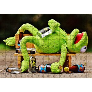 Kurbağa Kermit Bankta Sızmış Puzzle Yapboz Mdf Ahşap 255 Parça
