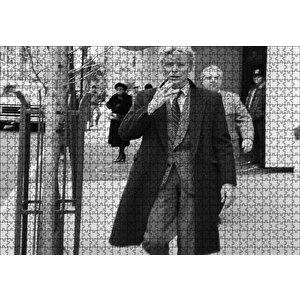 David Bowie Sigara İçiyor Siyah Beyaz Puzzle Yapboz Mdf Ahşap 1000 Parça
