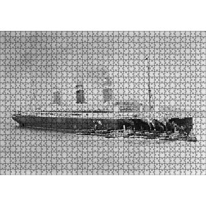 Titanik Ve Kılavuz Gemileri Siyah Beyaz Puzzle Yapboz Mdf Ahşap 1000 Parça