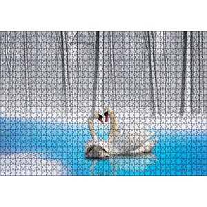 Karlı Ve Buzlu Göldeki Romantik Kuğu Çifti Puzzle Yapboz Mdf Ahşap 1000 Parça