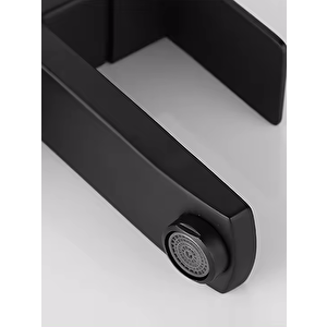 Siyah Lavabo Bataryası Ve Siyah Lavabo Süzgeci