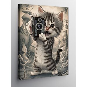 Kanvas Tablo Fotoğraf Çeken Gülen Kedi 50x70 cm