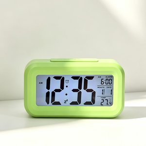 Işıklı Dijital Led Ekran Masa Saati - Alarm Tarih ve Isı Ölçer Modern Masa Üstü Saat Yeşil