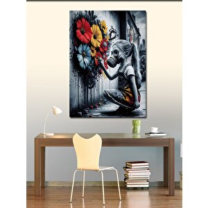 Kanvas Tablo Çiçek Grafitisi Yapan Çocuk 70x100 cm