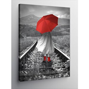 Kanvas Tablo Tren Rayındaki Çocuk