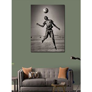 Kanvas Tablo Futbol Oynayan Afrikalı Çocuk 70x100 cm
