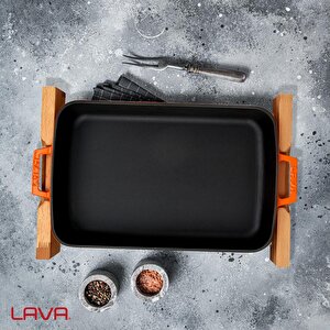 Lava Döküm Dikdörtgen Rosto Ve Fırın Tepsisi Kayın Servis Ahşabı Döküm Demir Yekpare Çift Kulplu Ölçü 26x40cm.