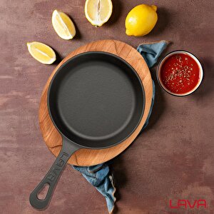 Lava Döküm Yuvarlak Kızartma Tavası Yekpare Saplı Kayın Servis Ahşabı. Çap(ø)16cm.