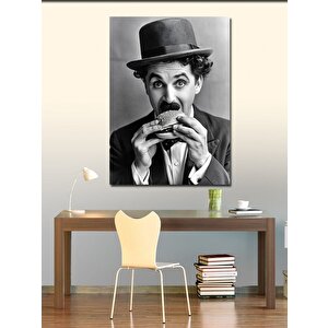 Kanvas Tablo Charlie Chaplin Hamburger Yiyor 100x140 cm