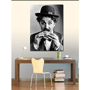 Kanvas Tablo Charlie Chaplin Hamburger Yiyor