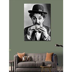Kanvas Tablo Charlie Chaplin Hamburger Yiyor