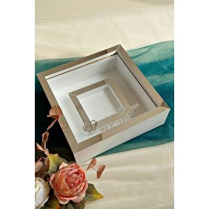 25x25 Cm Fotoğraf Bölümlü Anı Çerçevesi-6 Cm Derinlikli Anı Çerçevesi-isim Ve Tarih Hediye! Beyaz-gümüş