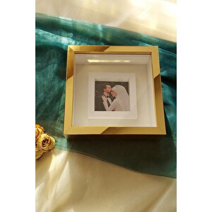 25x25 Gold Pleksi Kaplı Ledli Fotoğraf Bölümlü Çerçeve Gül Tasarımlarınız Için