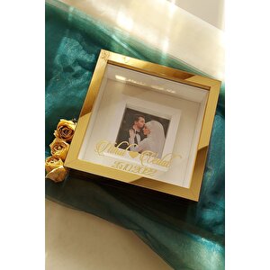 25x25 Cm Fotoğraf Bölümlü Gold Pleksi Kaplı Verda Anı Çerçevesi-6 Cm Derinlikli Anı Çerçevesi