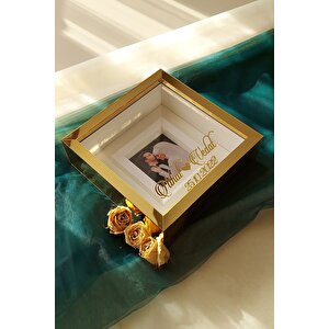 25x25 Cm Fotoğraf Bölümlü Gold Pleksi Kaplı Verda Anı Çerçevesi-6 Cm Derinlikli Anı Çerçevesi