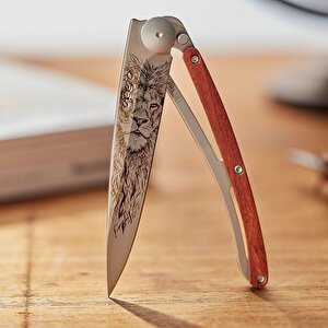 Deejo 37g, Coral Wood / Lion Çakı