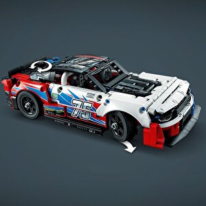 Lego Technic 42153 Nascar Yeni Nesil Chevrolet Camaro Zl1 (672 Parça)