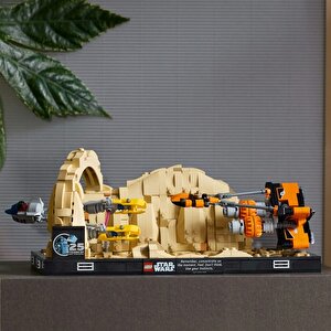 Lego Star Wars 75380  Mos Espa Pod Yarışı Dioraması (718 Parça)