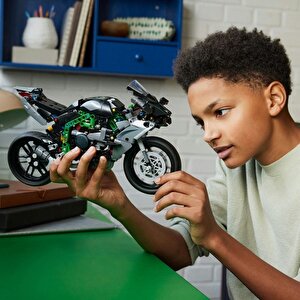 Lego Technic 42170 Kawasaki Ninja H2r Motosiklet (643 Parça)