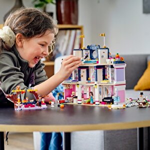 Lego Friends 41684 Büyük Heartlake City Oteli (1308 Parça)