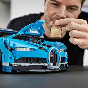 Technic 42083 Bugatti Chiron Araba (3599 Parça)