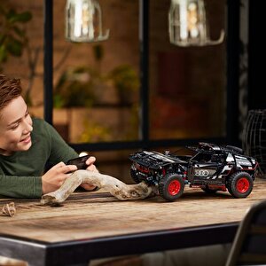 Lego Technic 42160 Audi Rs Q E-tron (914 Parça)