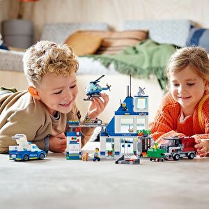 Lego City 60316 Polis Merkezi (668 Parça)