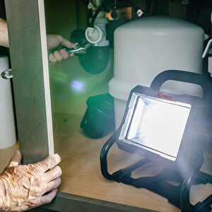 Kress Kuf05.9 20volt 750/1500 Lümen Profesyonel Led Projektör (akü Dahil Değildir)