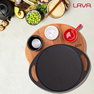 Lava Döküm Yuvarlak Saç Kavurma Tavası Döküm Demir Yekpare Çift Kulplu Kayın Servis Ahşabı Çap(ø)20cm. (sos Kapları Dahil Değildir