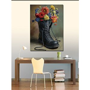Kanvas Tablo Asker Botu İçinde Çiçek 70x100 cm