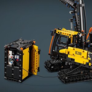 Lego Technic Volvo Fmx Kamyon Ve Ec230 Elektrikli Ekskavatör 42175