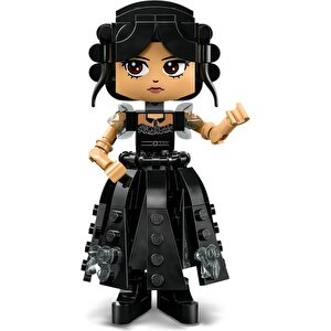 Wednesday Sets - 76780 Wednesday Addams Figure (702 Parça)