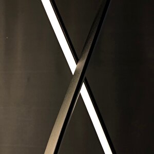 Voxlamp Octo Led Lambader 140 Cm 58 Watt