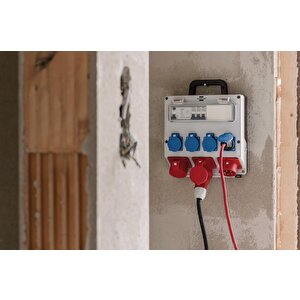 Ip44 Lisanslı Şantiye Kullanımına Uygun Duvar Tipi Sigorta Kutusu Şalterli Güç Dağıtıcısı 4/16a - 3x Ls 230v/16 A