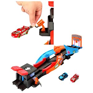 Cars Karanlıkta Parlayan Yarışçılar Pist Seti Hpd80