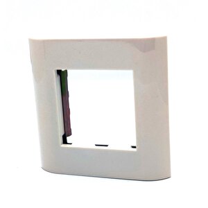 Fransız Tipi Eğimli 80 X 80 Mm Çerçeve, Metal Çerçeve, Beyaz Renk
Beek French Bevelled Faceplate 80*80mm W/metal Frame,color:white With Screws