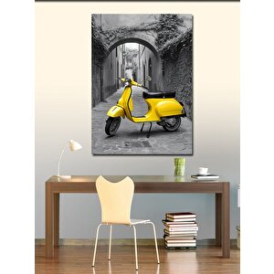 Kanvas Tablo Dar Sokakta Sarı Vespa