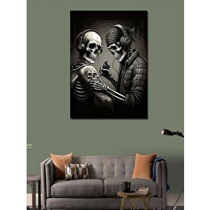 Kanvas Tablo Dövme Yapan İskeletler 50x70 cm