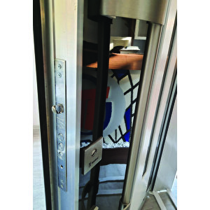 Tezdoor Villa Kapısı