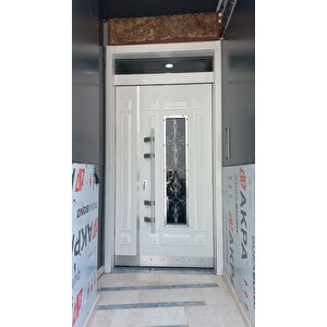 Beyaz Renk Apartman Giriş Kapıları