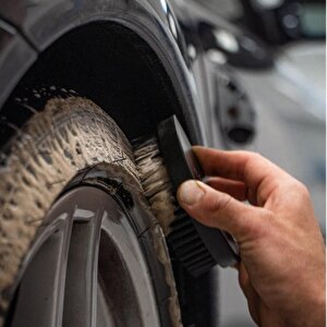 Gyeon Q²m Tire Cleaner Araç Lastik Kauçuk Temizleyici - 1000 Ml -güçlü Oto Teker Temizleyici